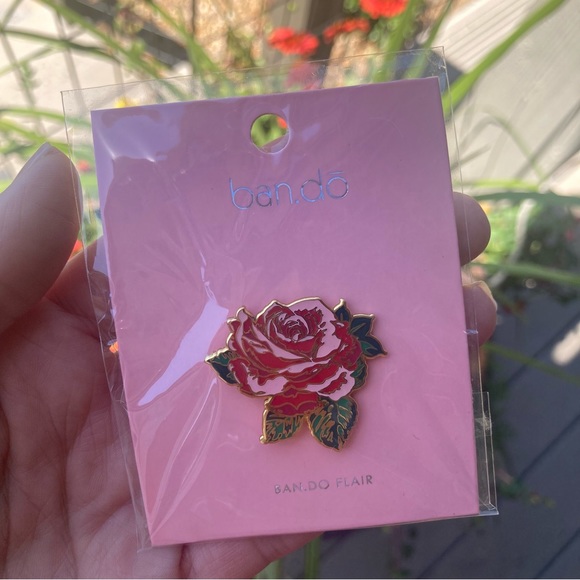 ban.do • Rose Pin - Picture 6 of 6